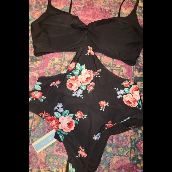 BTWT - CUPSHE Black And Floral Wrap Cutout One Piece Swimsuit XL - Picture 4 of 4